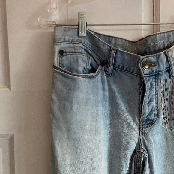 Eddie Bauer Hand Embroidered Light Blue Jeans - Picture 4 of 9